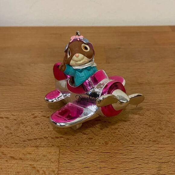 1992 Hallmark Daugther Ornament Chipmunk on a Airplane - Picture 5 of 8